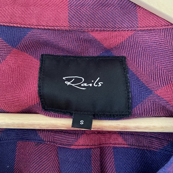 RAILS Button Down, Small - Picture 2 of 11